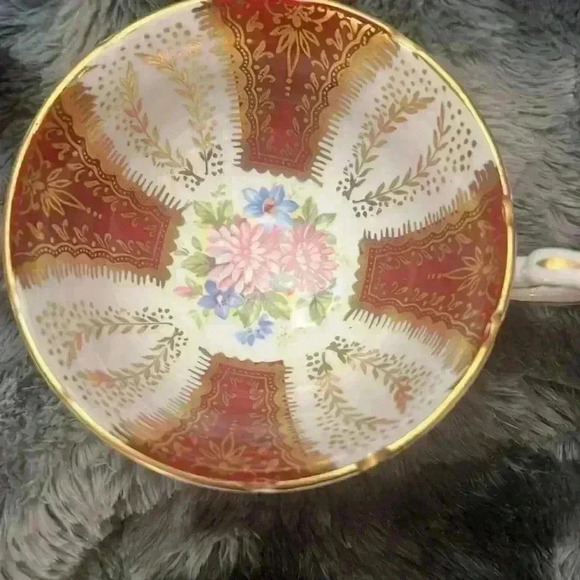 Paragon Burgundy/Gold
Teacup &  Saucer F144E - Picture 3 of 10